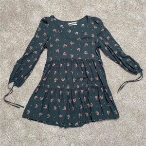 Urban Outfitters Long Sleeve Rayon Floral Dark Green Top Tunic Mini Dress Medium